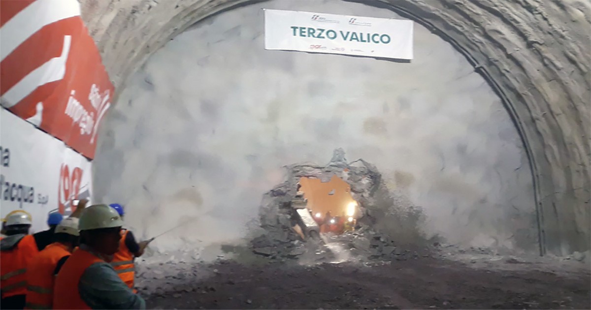 Crollo Nel Cantiere Del Terzo Valico Operaio Sepolto Dalla Volta Di